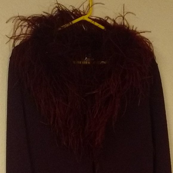 Burgundy Knit Maxi Coat with Feathered Collar✨ - Picture 3 of 3